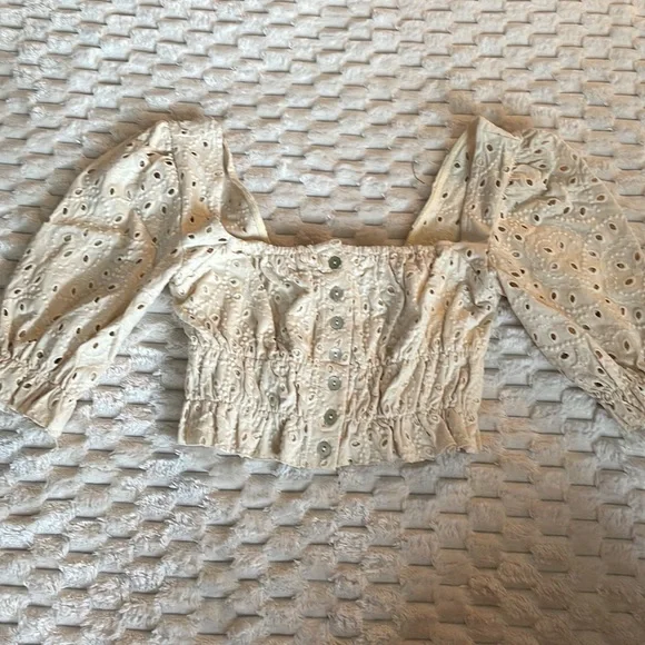 Urban Outfitters Top! New ! 459 - Picture 3 of 5